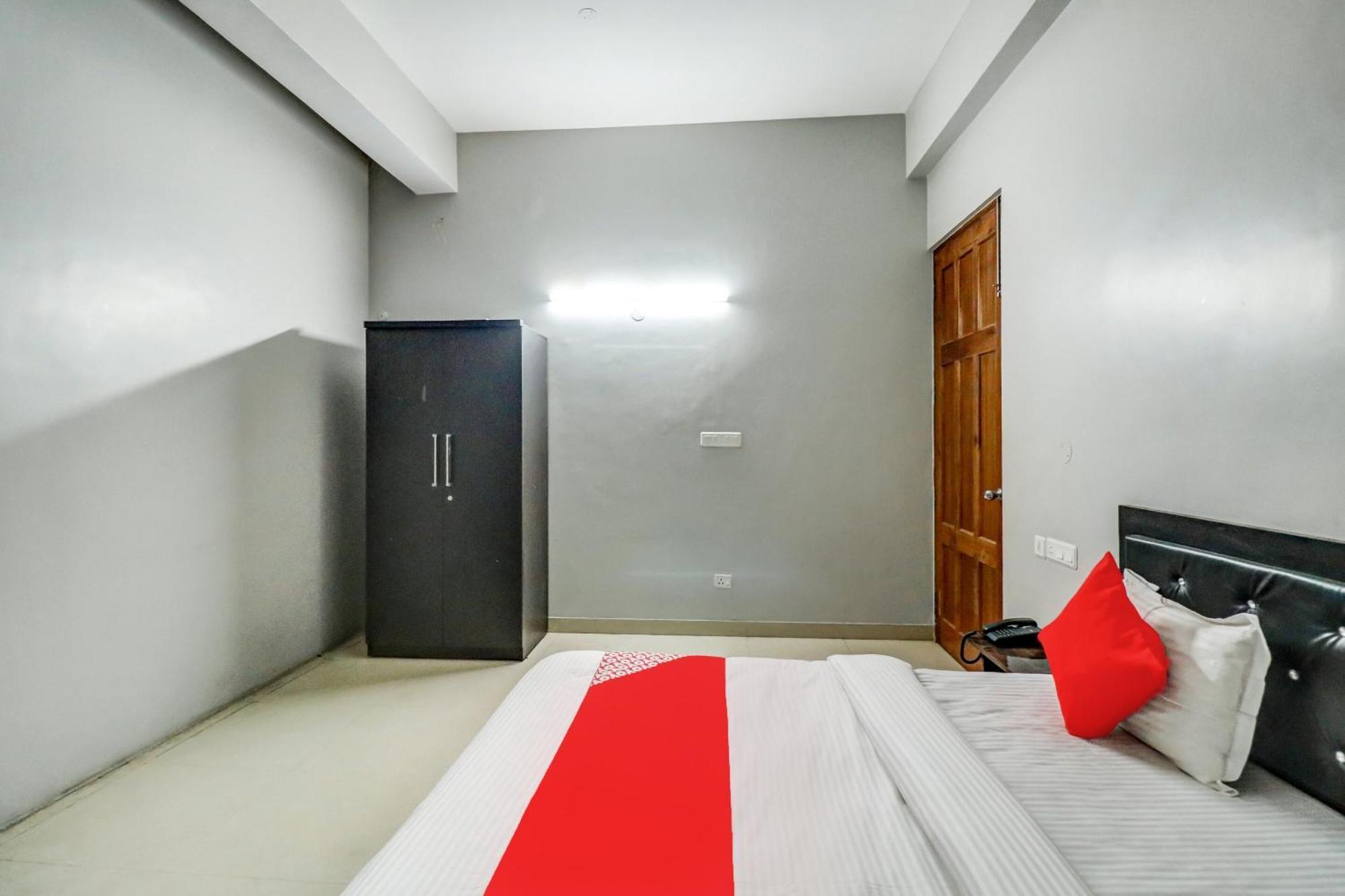 Chinhat Hotel O Tokyo מראה חיצוני תמונה